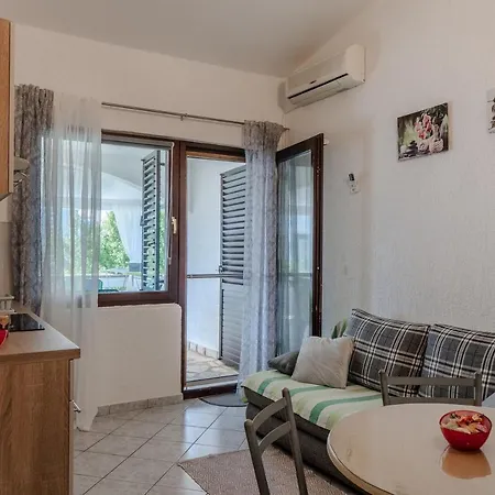 Santek Apartment *